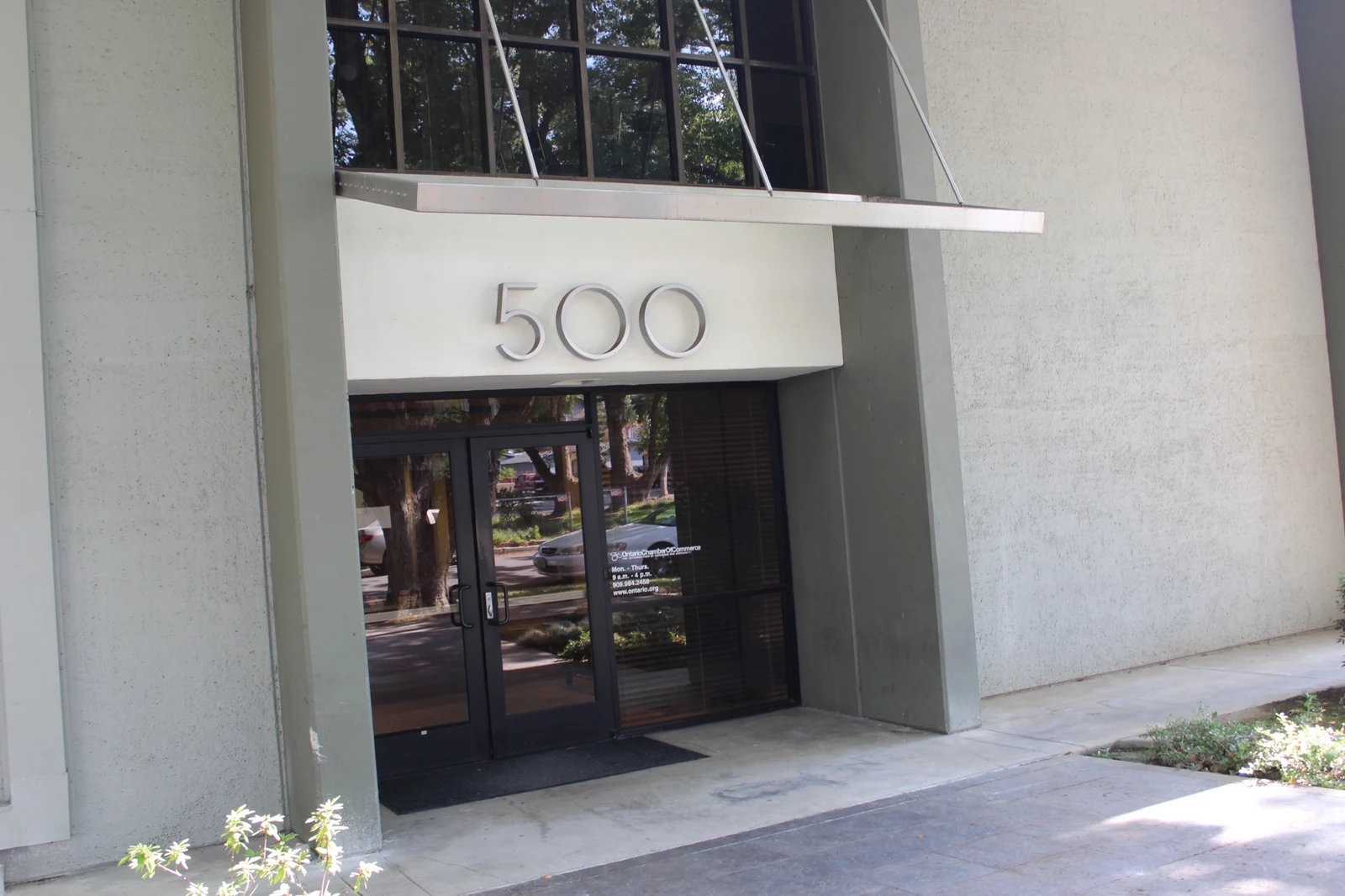 Gateway Executive Suites: entrance and facade at 500 East E Street in Ontario